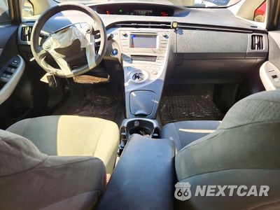 Zdjęcie 8 z 12 samochodu: 2013 TOYOTA PRIUS THREE VIN:JTDKN3DUXD1616362 - miniatura