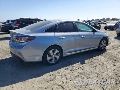 Trzecie zdjęcie samochodu z tyłu: 2017 HYUNDAI SONATA PLUG-IN HYBRID LIMITED VIN:KMHE54L22HA049195 - miniatura