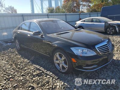 Czwarte zdjęcie samochodu z boku: 2013 MERCEDES-BENZ S 550 4MATIC VIN:WDDNG9EB1DA534372 - miniatura
