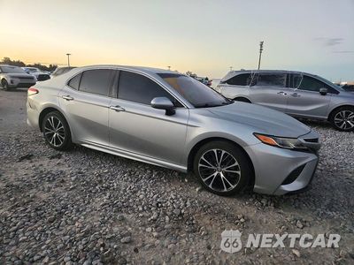 Czwarte zdjęcie samochodu z boku: 2018 TOYOTA CAMRY SE VIN:4T1B11HK3JU038359 - miniatura