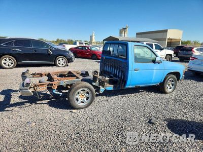 Trzecie zdjęcie samochodu z tyłu: 1990 NISSAN TRUCK V6 VIN:1N6HD12H9LC375403 - miniatura