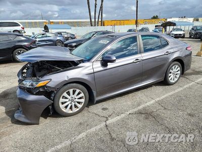 2020 TOYOTA CAMRY LE 4T1C11AKXLU991538 - główne zdjęcie licytacji z USA - miniatura