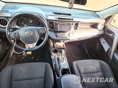Zdjęcie 8 z 13 samochodu: 2018 TOYOTA RAV4 HYBRID XLE VIN:JTMRJREV2JD258205 - miniatura