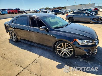 Czwarte zdjęcie samochodu z boku: 2018 VOLKSWAGEN PASSAT S VIN:1VWAA7A36JC033648 - miniatura