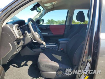 Zdjęcie 7 z 12 samochodu: 2019 TOYOTA TACOMA SR5 V6 VIN:3TMAZ5CN1KM105712 - miniatura