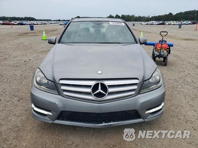 Piąte zdjęcie samochodu w środku: 2012 MERCEDES-BENZ C 250 VIN:WDDGF4HB9CA724185 - miniatura
