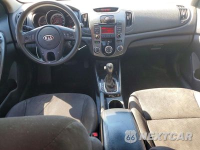 Zdjęcie 8 z 13 samochodu: 2013 KIA FORTE EX VIN:KNAFU4A2XD5726167 - miniatura