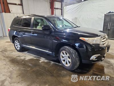 Czwarte zdjęcie samochodu z boku: 2012 TOYOTA HIGHLANDER BASE VIN:5TDBK3EH0CS105805 - miniatura