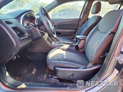 Zdjęcie 7 z 12 samochodu: 2012 CHRYSLER 200 LX VIN:1C3CCBAG7CN228617 - miniatura