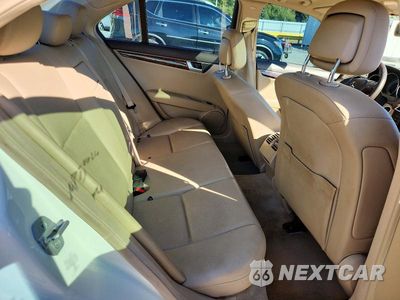 Zdjęcie 10 z 12 samochodu: 2012 MERCEDES-BENZ C 300 4MATIC VIN:WDDGF8BB7CR202012 - miniatura