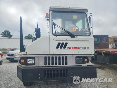 Piąte zdjęcie samochodu w środku: 2017 KALMAR OTTAWA T2 YARD TRUCK VIN:11VJ813A5HA000904 - miniatura