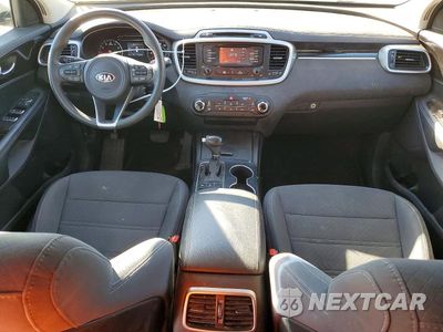 Zdjęcie 8 z 13 samochodu: 2017 KIA SORENTO VIN:5XYPGDA58HG225008 - miniatura
