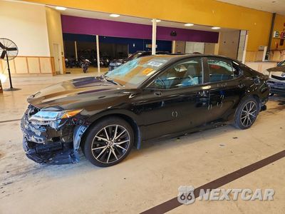 2023 TOYOTA CAMRY SE 4T1G11BK2PU093733 - główne zdjęcie licytacji z USA - miniatura