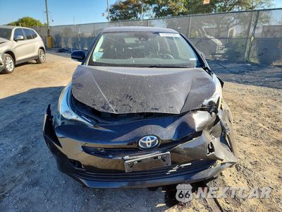 Piąte zdjęcie samochodu w środku: 2018 TOYOTA PRIUS THREE VIN:JTDKARFU7J3054609 - miniatura