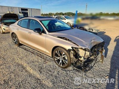 Czwarte zdjęcie samochodu z boku: 2024 VOLVO S60 PLUS VIN:7JRL12TL2RG299850 - miniatura