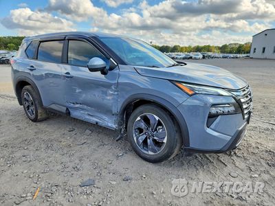 Czwarte zdjęcie samochodu z boku: 2026 NISSAN ROGUE SV VIN:5N1BT3BAXTC699028 - miniatura