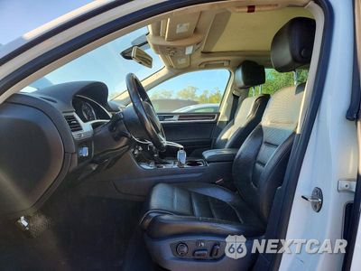 Zdjęcie 7 z 13 samochodu: 2016 VOLKSWAGEN TOUAREG SPORT VIN:WVGEF9BP6GD001297 - miniatura