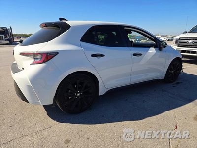 Trzecie zdjęcie samochodu z tyłu: 2022 TOYOTA COROLLA HATCHBACK SE NIGHTSHADE EDITION VIN:JTND4MBE5N3149575 - miniatura
