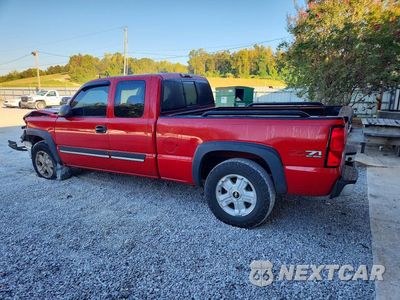 Drugie zdjęcie samochodu z przodu: 2005 CHEVROLET SILVERADO K1500 VIN:1GCEK19B25E115221 - miniatura