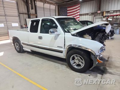 Czwarte zdjęcie samochodu z boku: 1999 CHEVROLET SILVERADO C1500 VIN:1GCEC19T8XZ144594 - miniatura