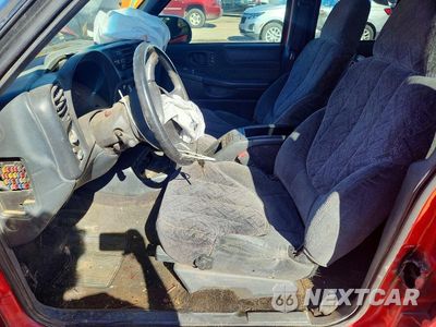 Zdjęcie 7 z 12 samochodu: 2001 CHEVROLET S TRUCK S10 VIN:1GCDT13WX1K167681 - miniatura