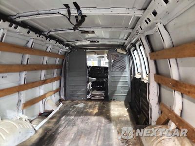 Zdjęcie 10 z 13 samochodu: 2015 GMC SAVANA G2500 VIN:1GTW7FCF1F1903463 - miniatura