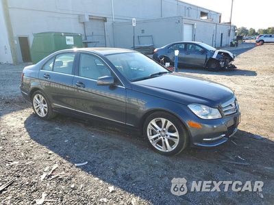 Czwarte zdjęcie samochodu z boku: 2013 MERCEDES-BENZ C 300 4MATIC VIN:WDDGF8AB5DR287502 - miniatura