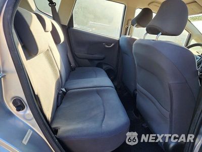Zdjęcie 10 z 12 samochodu: 2013 HONDA FIT VIN:JHMGE8H30DC081906 - miniatura