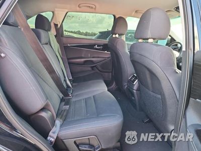 Zdjęcie 6 z 13 samochodu: 2019 KIA SORENTO L VIN:5XYPG4A33KG585793 - miniatura