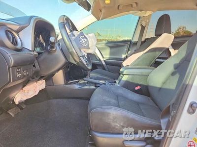 Zdjęcie 7 z 12 samochodu: 2018 TOYOTA RAV4 XLE VIN:JTMWFREV5JJ153275 - miniatura