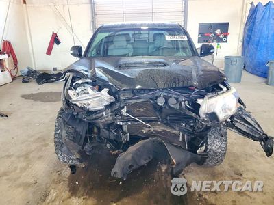 Piąte zdjęcie samochodu w środku: 2013 TOYOTA TACOMA V6 VIN:3TMLU4EN2DM119796 - miniatura