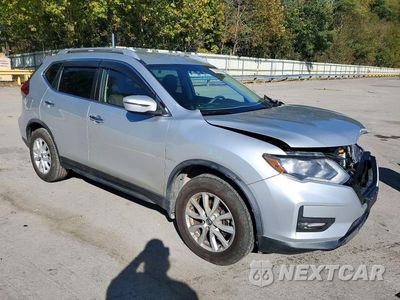 Czwarte zdjęcie samochodu z boku: 2018 NISSAN ROGUE SV VIN:KNMAT2MV2JP615526 - miniatura