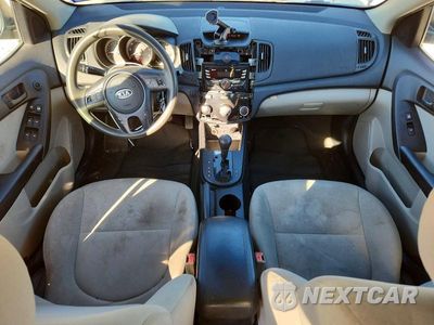 Zdjęcie 8 z 12 samochodu: 2010 KIA FORTE EX VIN:KNAFU4A27A5259642 - miniatura