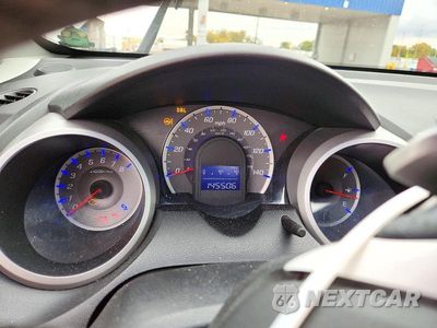 Zdjęcie 9 z 12 samochodu: 2010 HONDA FIT SPORT VIN:JHMGE8H4XAS026096 - miniatura