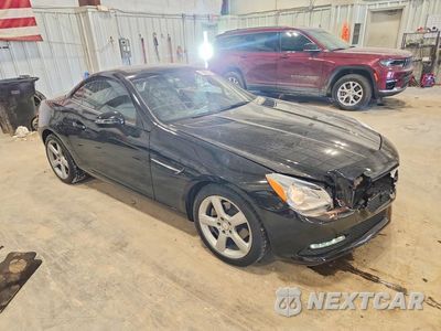 Czwarte zdjęcie samochodu z boku: 2015 MERCEDES-BENZ SLK 250 VIN:WDDPK4HA4FF098135 - miniatura