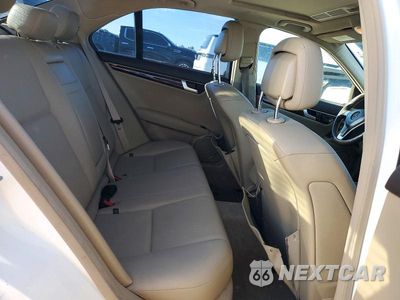 Zdjęcie 10 z 12 samochodu: 2013 MERCEDES-BENZ C 250 VIN:WDDGF4HBXDA864540 - miniatura