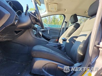 Zdjęcie 7 z 12 samochodu: 2015 FORD FOCUS SE VIN:1FADP3F28FL314273 - miniatura