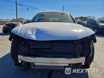 Piąte zdjęcie samochodu w środku: 2019 AUDI Q5 PREMIUM PLUS VIN:WA1BNAFY4K2068879 - miniatura