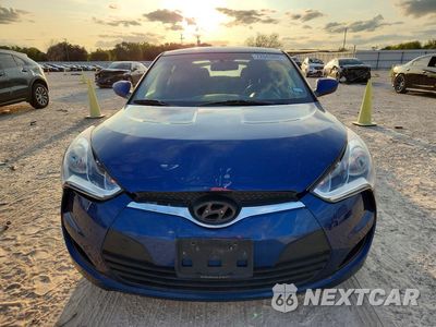 Piąte zdjęcie samochodu w środku: 2016 HYUNDAI VELOSTER BASE VIN:KMHTC6AD4GU282327 - miniatura