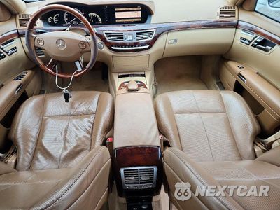Zdjęcie 8 z 12 samochodu: 2009 MERCEDES-BENZ S 550 VIN:WDDNG71X69A260535 - miniatura