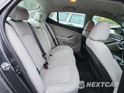 Zdjęcie 10 z 12 samochodu: 2011 KIA OPTIMA LX VIN:KNAGM4A7XB5168933 - miniatura