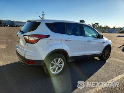 Trzecie zdjęcie samochodu z tyłu: 2017 FORD ESCAPE SE VIN:1FMCU0GD6HUB94978 - miniatura