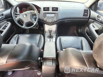 Zdjęcie 8 z 12 samochodu: 2004 HONDA ACCORD EX VIN:1HGCM665X4A057122 - miniatura