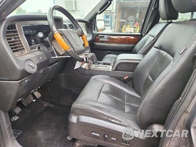 Zdjęcie 7 z 14 samochodu: 2011 LINCOLN NAVIGATOR L VIN:5LMJJ3J55BEJ04429 - miniatura
