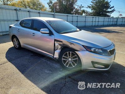 Czwarte zdjęcie samochodu z boku: 2013 KIA OPTIMA LX VIN:KNAGM4A76D5431227 - miniatura