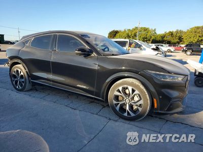 Czwarte zdjęcie samochodu z boku: 2022 FORD MUSTANG MACH-E PREMIUM VIN:3FMTK3R79NMA05013 - miniatura