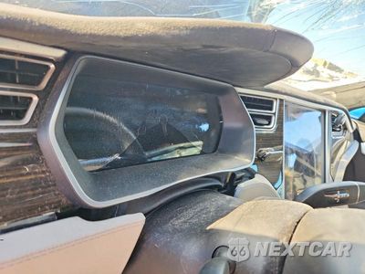 Zdjęcie 9 z 12 samochodu: 2015 TESLA MODEL S 70D VIN:5YJSA1S23FF094590 - miniatura