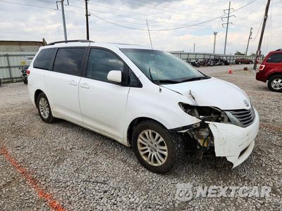Czwarte zdjęcie samochodu z boku: 2011 TOYOTA SIENNA XLE 8-PASSENGER VIN:5TDYK3DC3BS147092 - miniatura