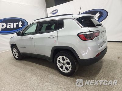 Drugie zdjęcie samochodu z przodu: 2025 JEEP COMPASS LATITUDE VIN:3C4NJDBN0ST620405 - miniatura