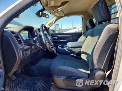 Zdjęcie 7 z 13 samochodu: 2019 RAM 5500 VIN:3C7WRNBL3KG710709 - miniatura